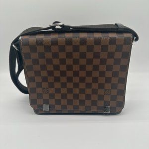 Euc Louis Vuitton Damier Ebene District Mm With D… - image 1